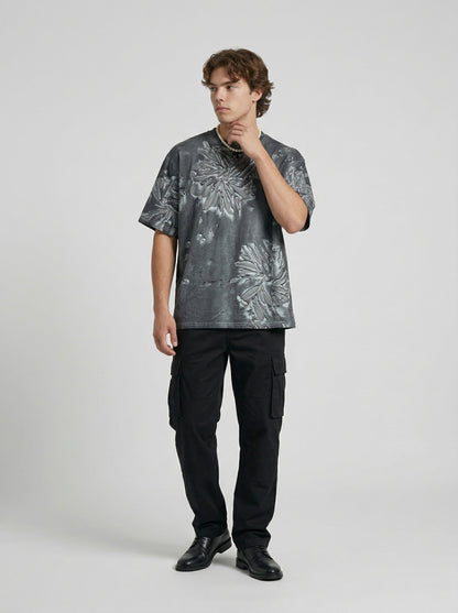 DAXUEN Short-sleeved abstract pattern t-shirt — model photo