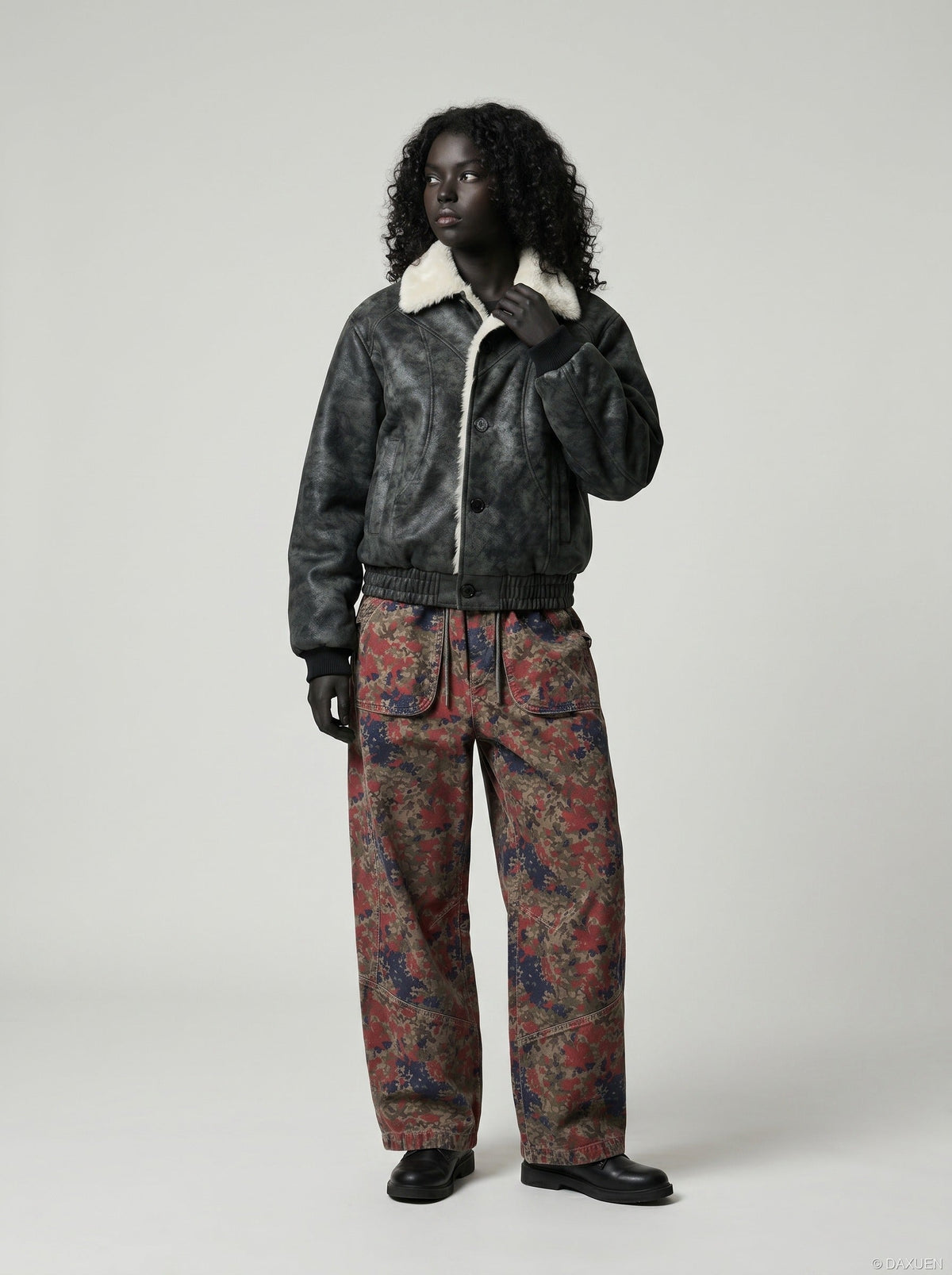 DAXUEN Loose-fitting wide-leg camouflage trousers — model photo