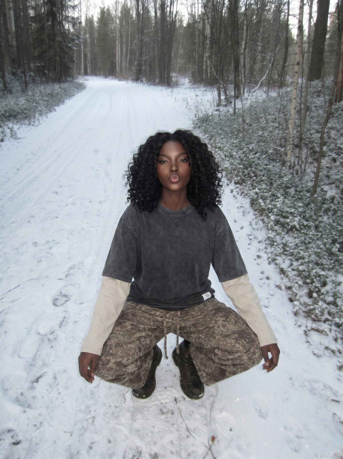 DAXUEN Loose-fitting wide-leg camouflage trousers — model photo
