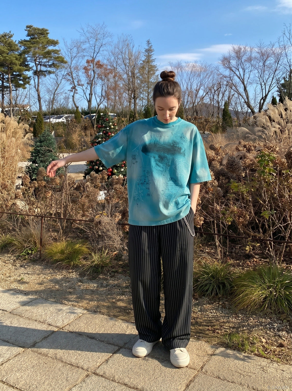 DAXUEN Abstract Cloud Graphic Oversized T-Shirt | DAXUEN — model photo