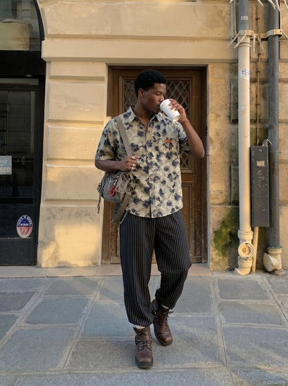 DAXUEN Men's short-sleeve button-up shirt with floral print — model photo