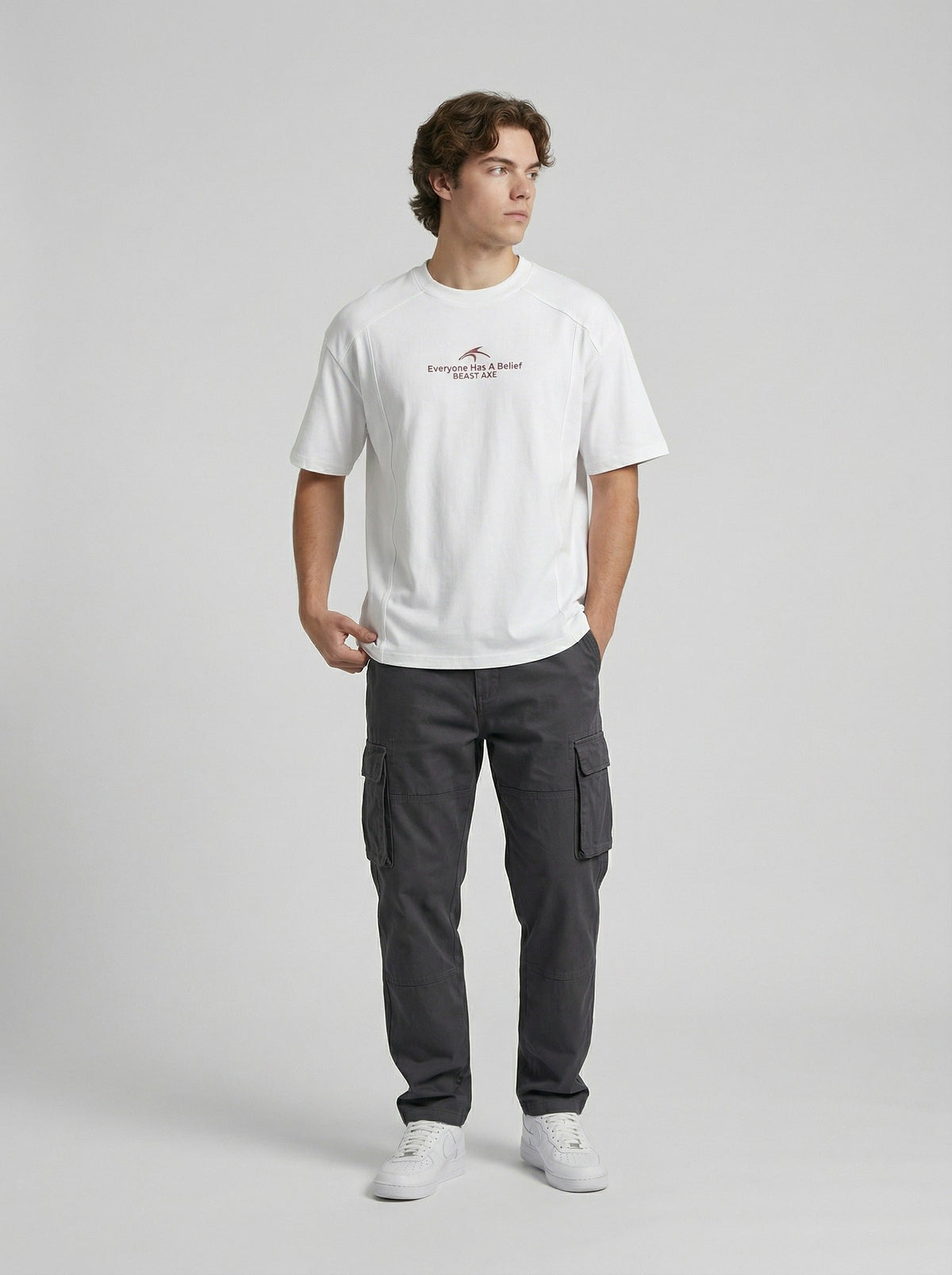 DAXUEN Abstract graphic crew neck t-shirt — model photo