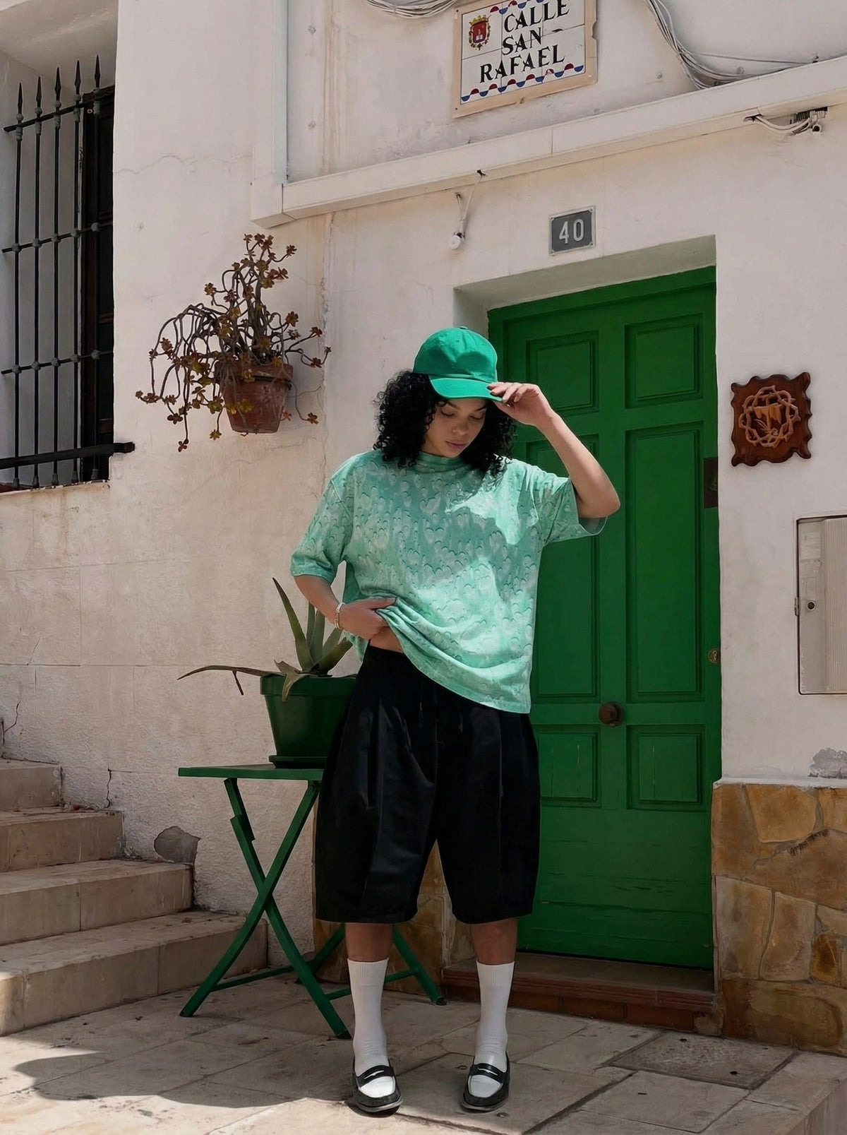 DAXUEN Oversized abstract print short-sleeve T-shirt — model photo