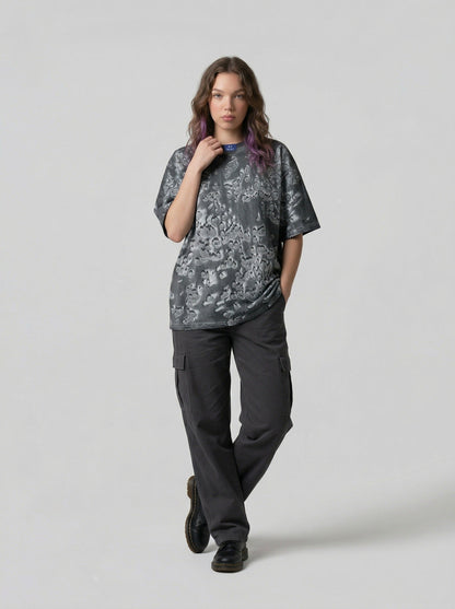 DAXUEN Oversized abstract print short-sleeve T-shirt — model photo