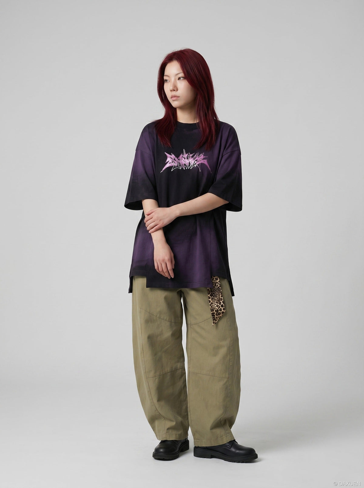 DAXUEN Oversized acid wash t-shirt with graphic design — model photo