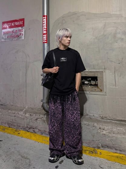 DAXUEN Embroidered short-sleeved t-shirt with relaxed fit — model photo