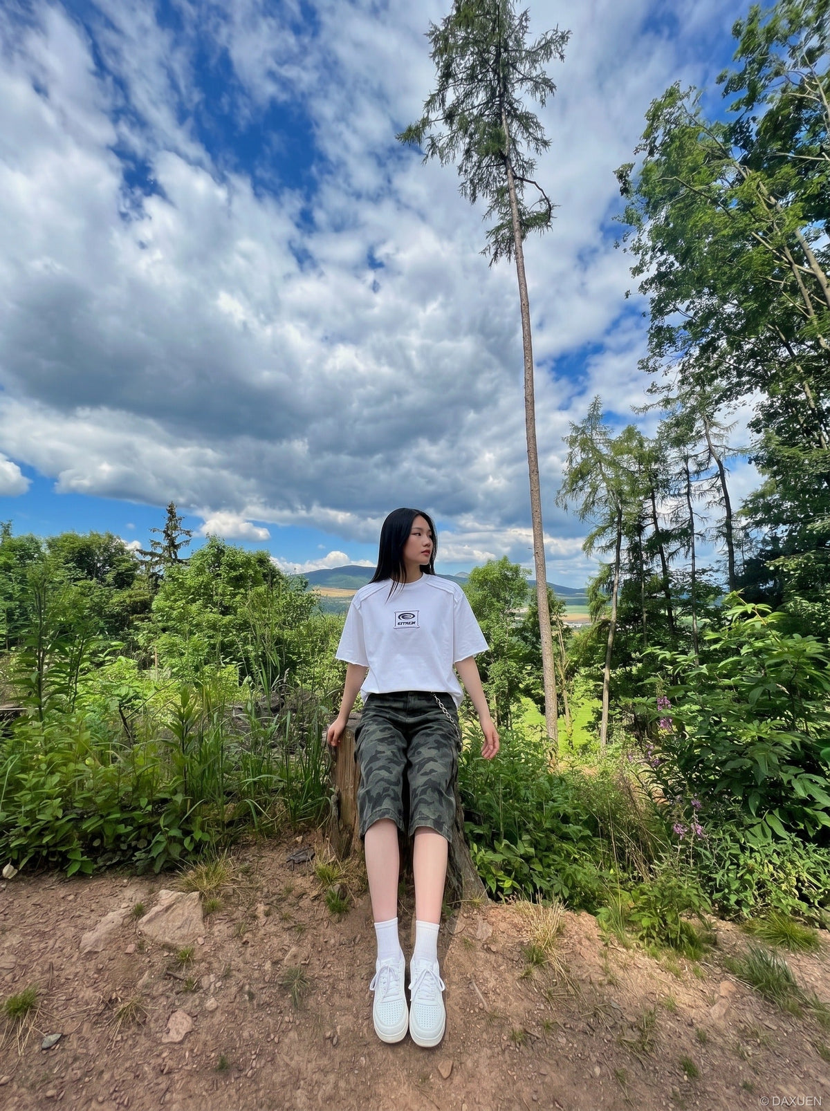 DAXUEN Embroidered short-sleeved t-shirt with relaxed fit — model photo