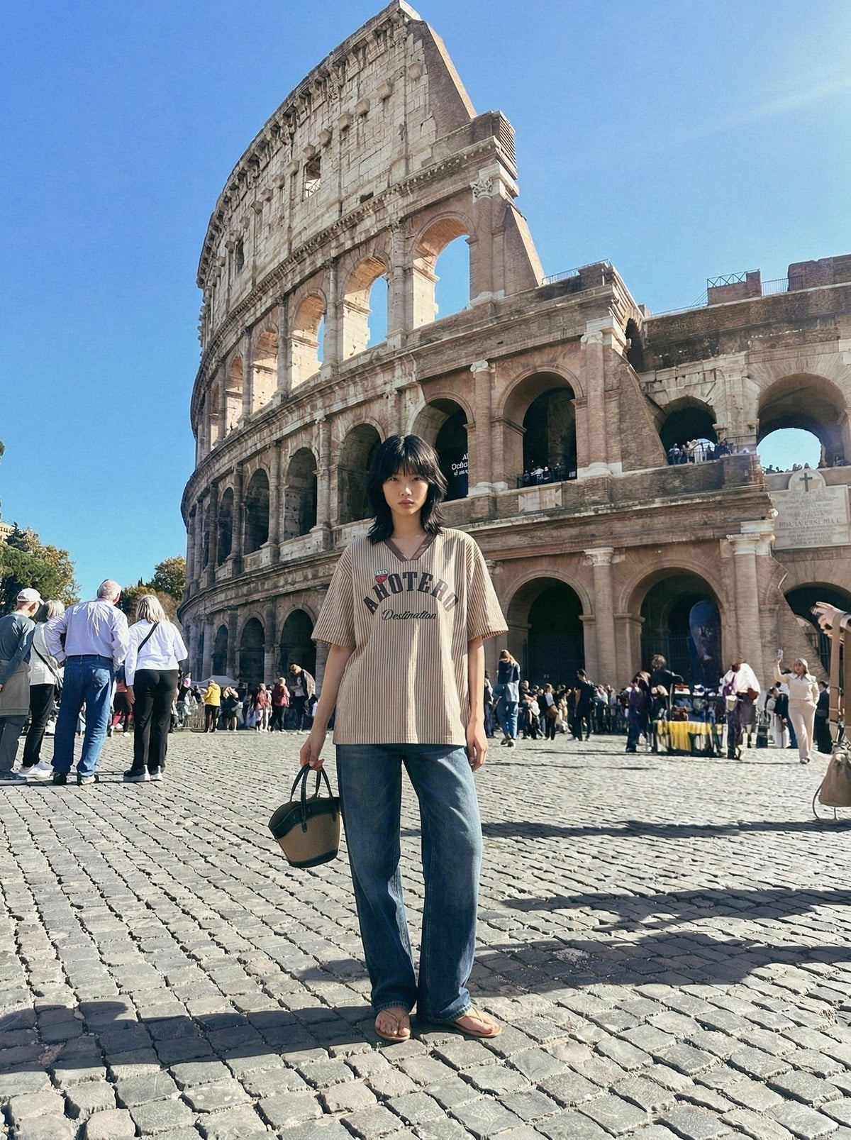 DAXUEN Loose-fitting short-sleeved V-neck T-shirt with graphic — model photo