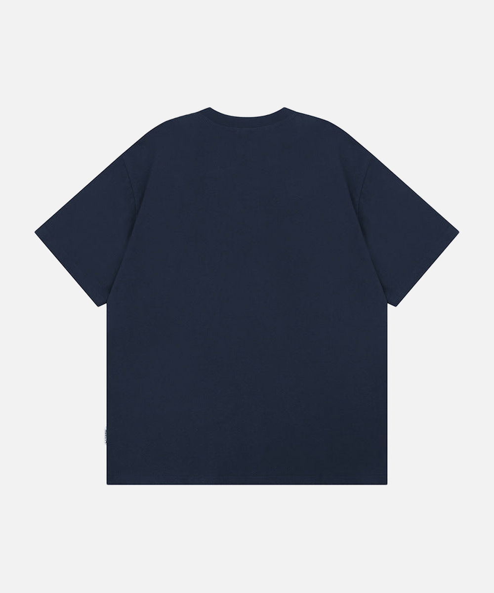 Oversized short-sleeved T-shirt with unique graphics