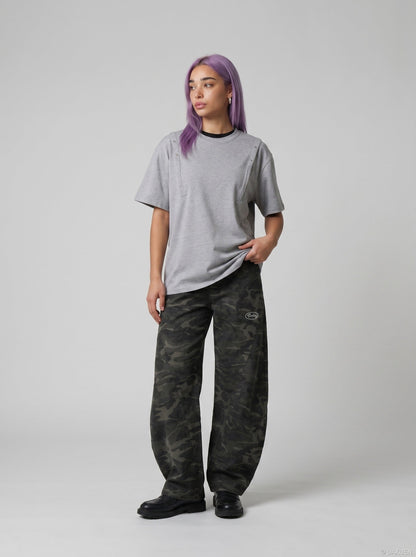 DAXUEN Heather grey short-sleeve T-shirt with unique paneling — model photo