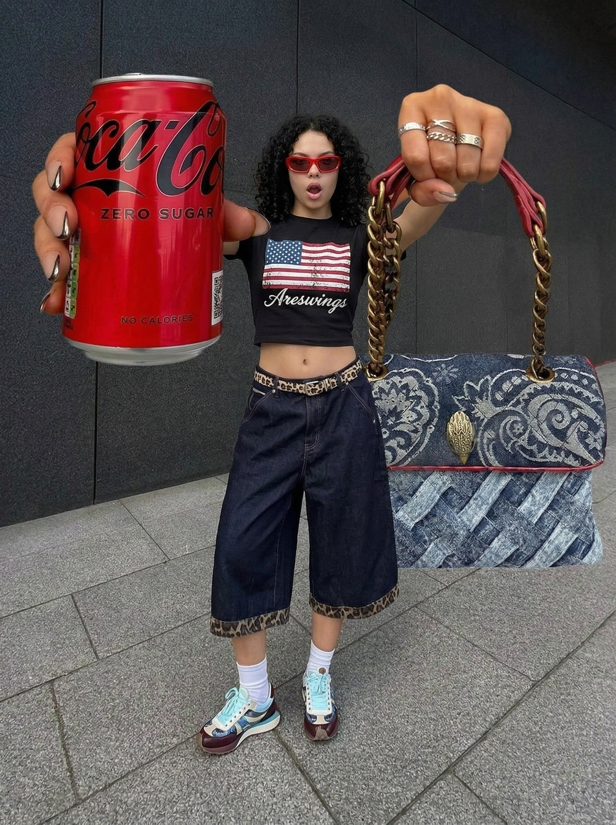 DAXUEN Areswings distressed graphic t-shirt — model photo