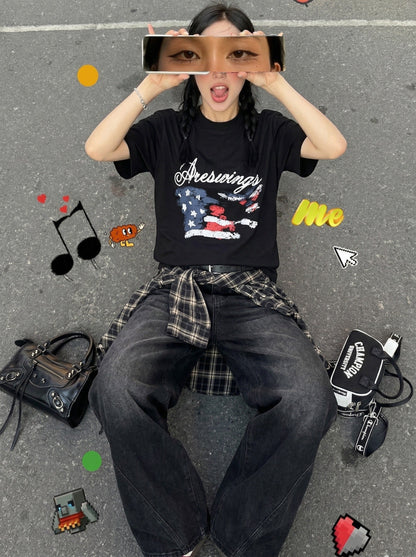 DAXUEN Areswings distressed graphic t-shirt — model photo
