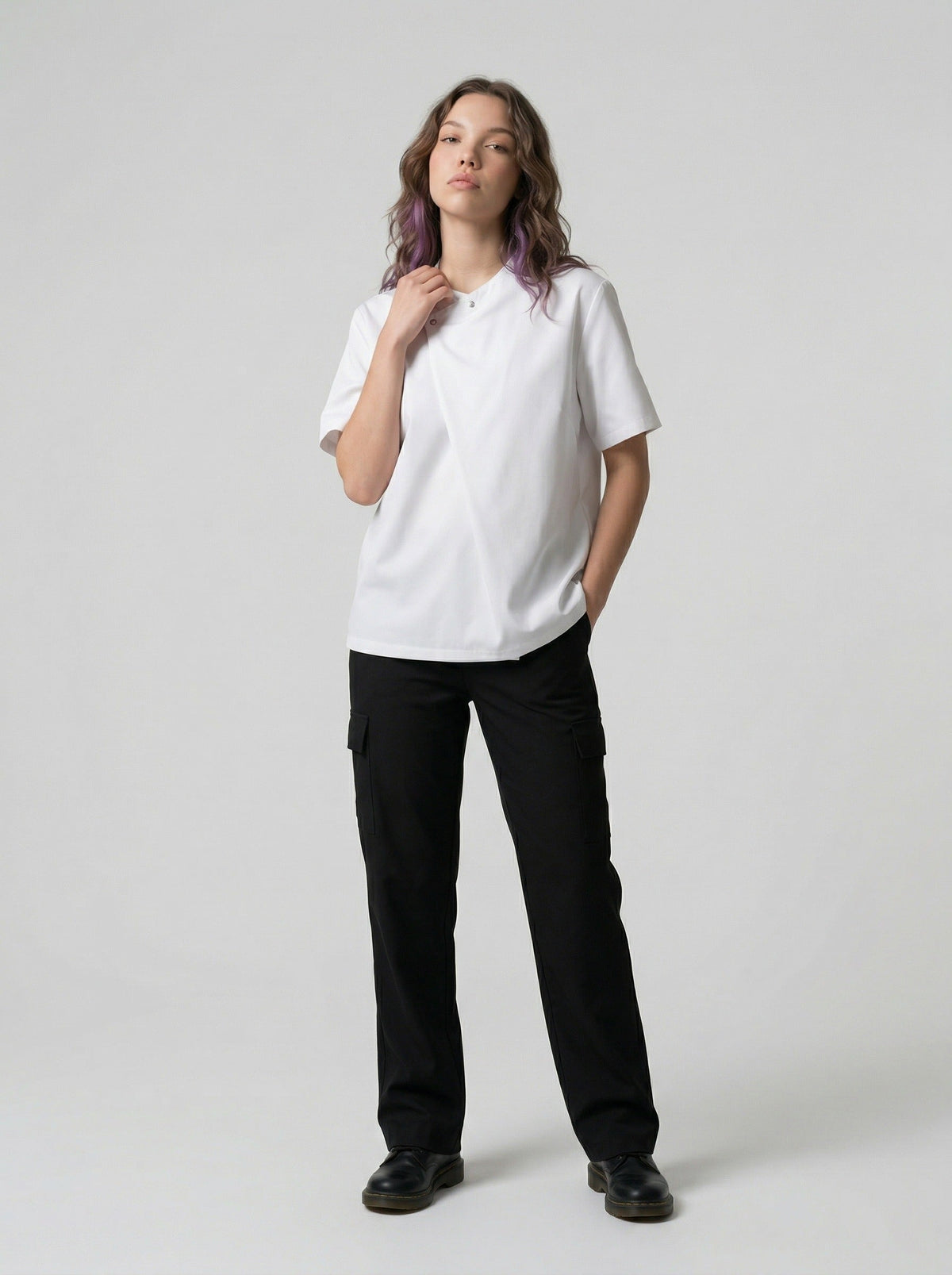 DAXUEN Asymmetrical button detail short-sleeved t-shirt — model photo