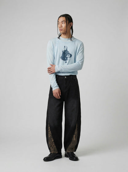 DAXUEN Long-sleeved tee with doberman graphic — model photo