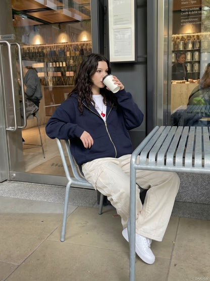 DAXUEN Loose-fitting wide-leg cargo pants — model photo
