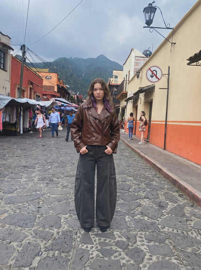 DAXUEN Loose-fitting wide-leg cargo pants — model photo
