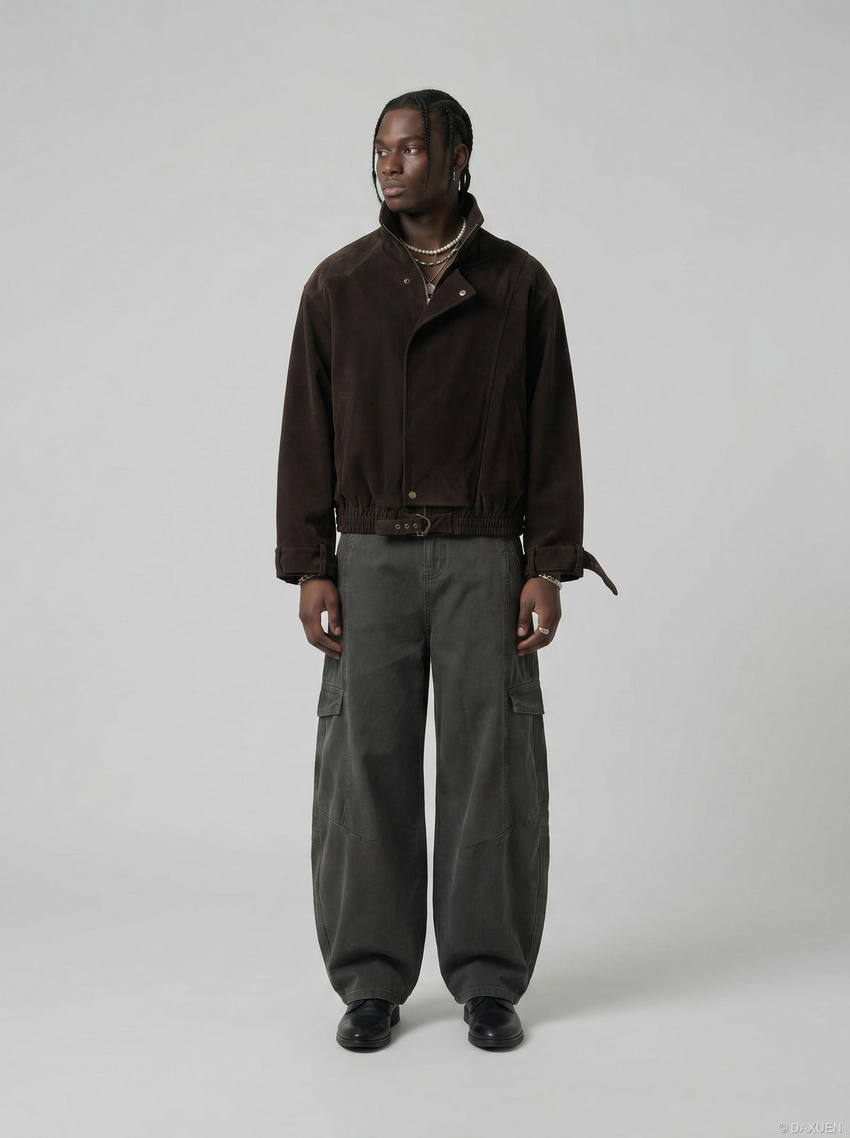 DAXUEN Loose-fitting wide-leg cargo pants — model photo