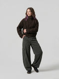 DAXUEN Loose-fitting wide-leg cargo pants — model photo