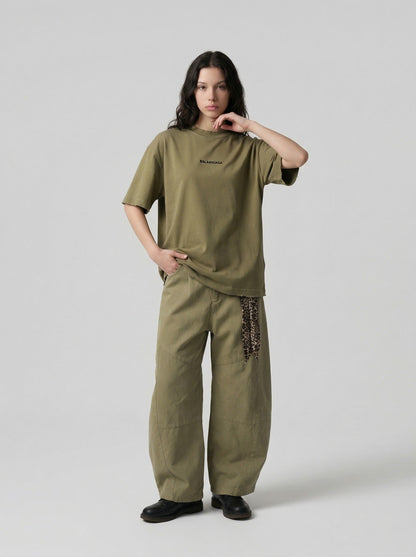 DAXUEN Oversized t-shirt with BALANHIAGA embroidery — model photo