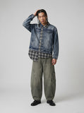 DAXUEN Wide-leg balloon-leg cargo pants in olive green and charcoal grey — model photo