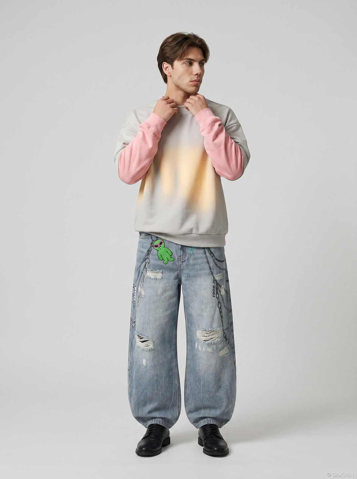 DAXUEN Baggy wide-leg denim jeans with graphic prints — model photo