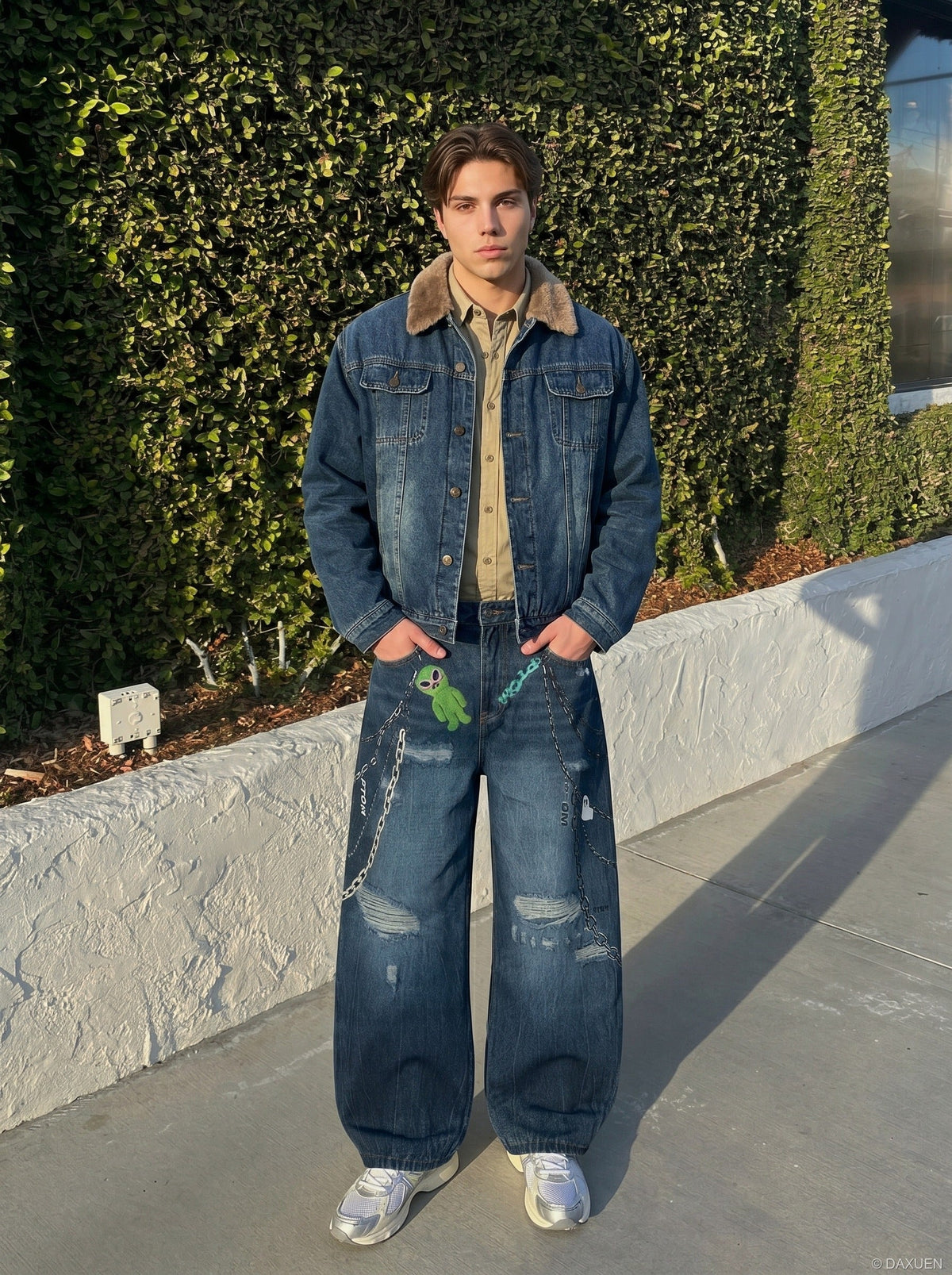 DAXUEN Baggy wide-leg denim jeans with graphic prints — model photo