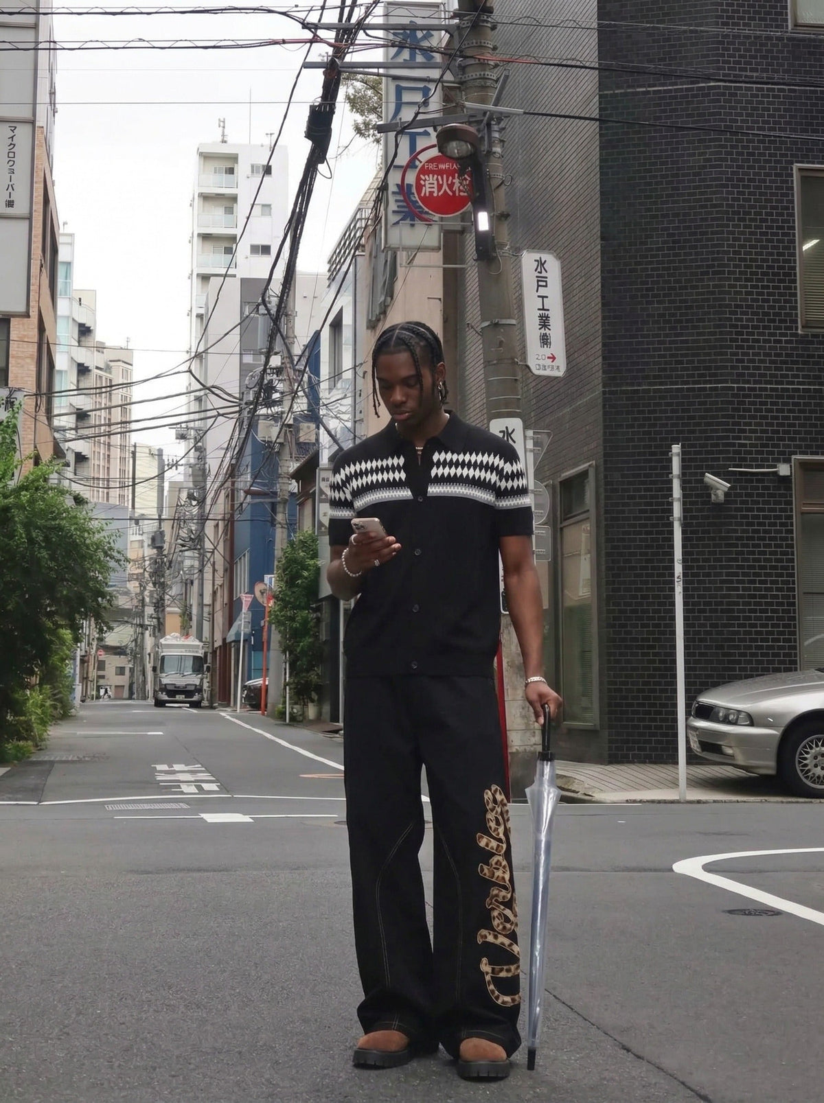 DAXUEN Black diamond jacquard short-sleeved polo shirt — model photo