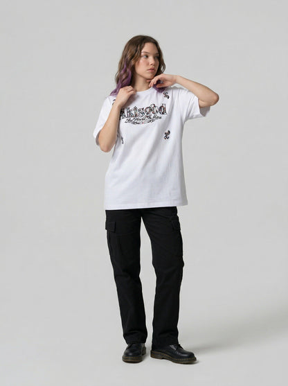 DAXUEN Short-sleeved embroidered T-shirt in black and white — model photo