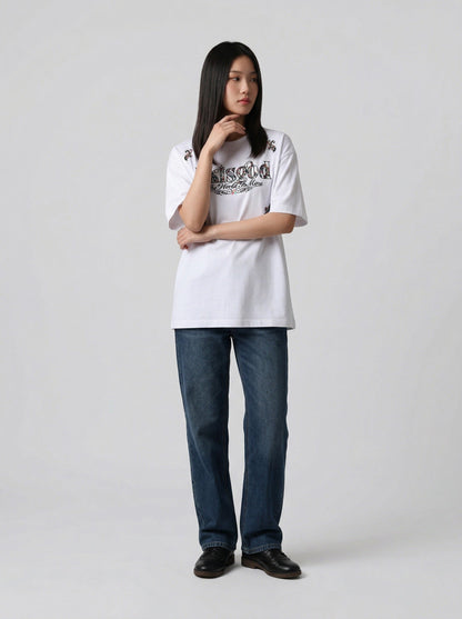 DAXUEN Short-sleeved embroidered T-shirt in black and white — model photo