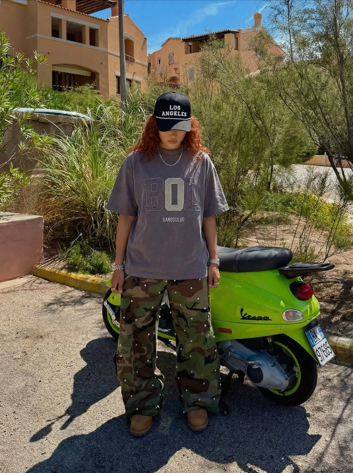 DAXUEN Oversized short-sleeved graphic t-shirt — model photo
