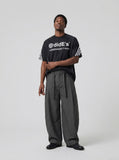 DAXUEN Black short-sleeved t-shirt with graphic print — model photo