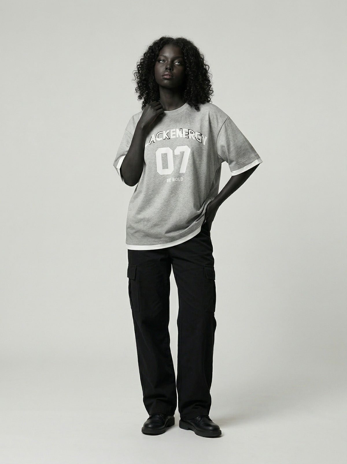 DAXUEN Oversized heather grey short-sleeve t-shirt with graphic print — model photo