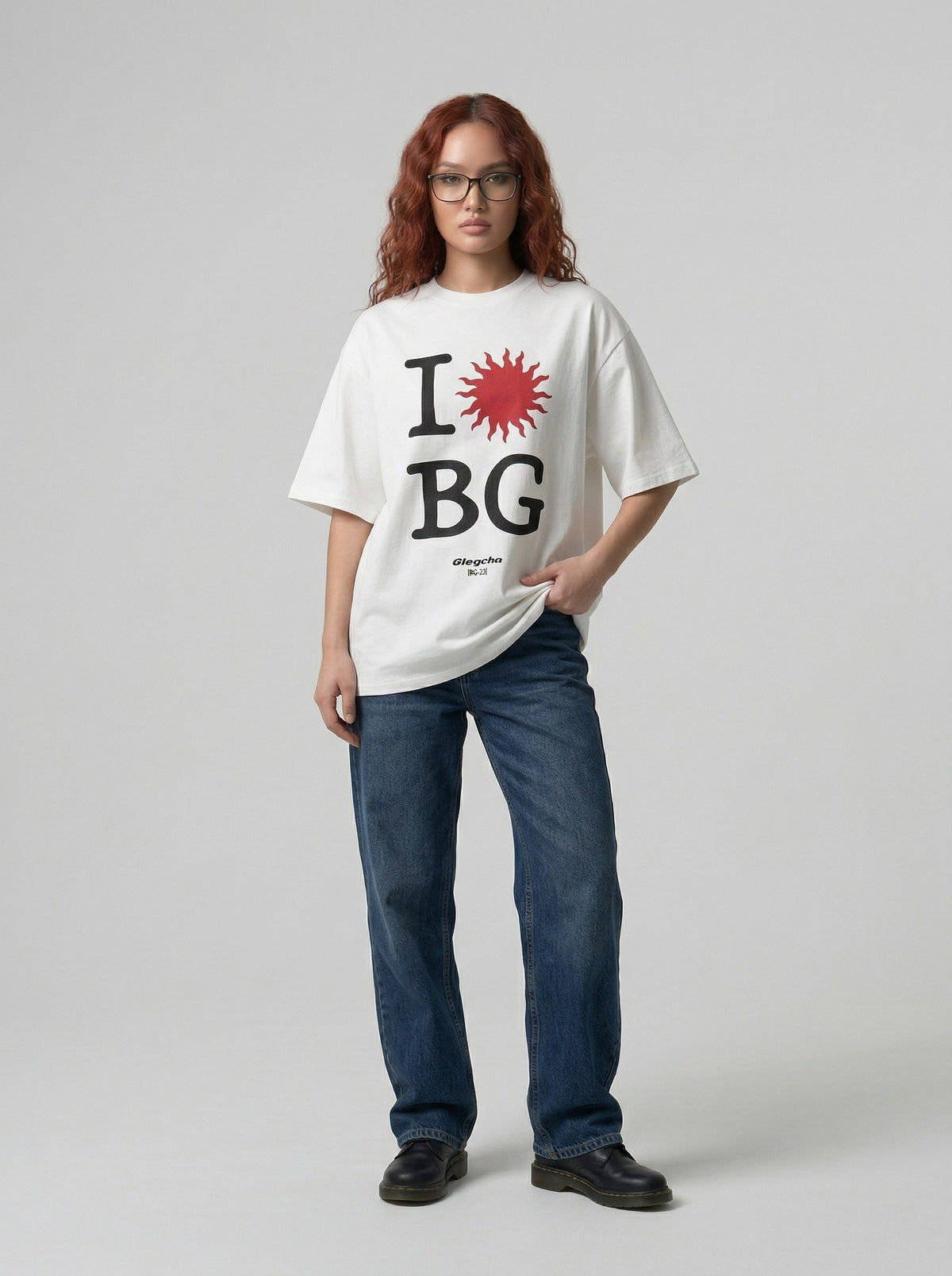 DAXUEN Oversized short-sleeved graphic T-shirt — model photo
