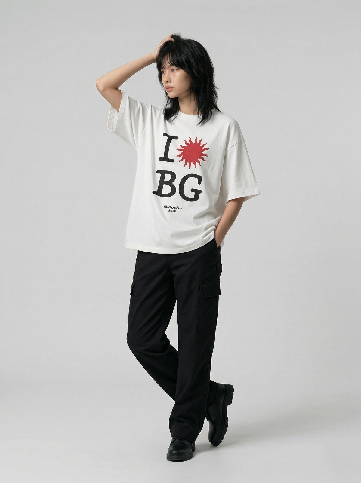 DAXUEN Oversized short-sleeved graphic T-shirt — model photo