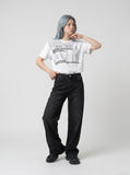 DAXUEN White short-sleeved crew neck graphic T-shirt — model photo