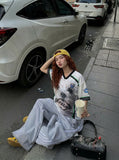 DAXUEN Loose-fit short-sleeved V-neck graphic tee — model photo