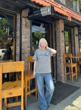 DAXUEN Men's short-sleeved graphic t-shirt — model photo