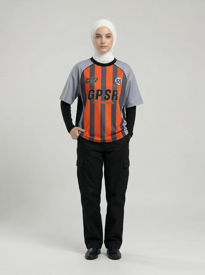 DAXUEN Multi-panel short-sleeved t-shirt in grey, black, and orange — model photo