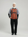 DAXUEN Multi-panel short-sleeved t-shirt in grey, black, and orange — model photo
