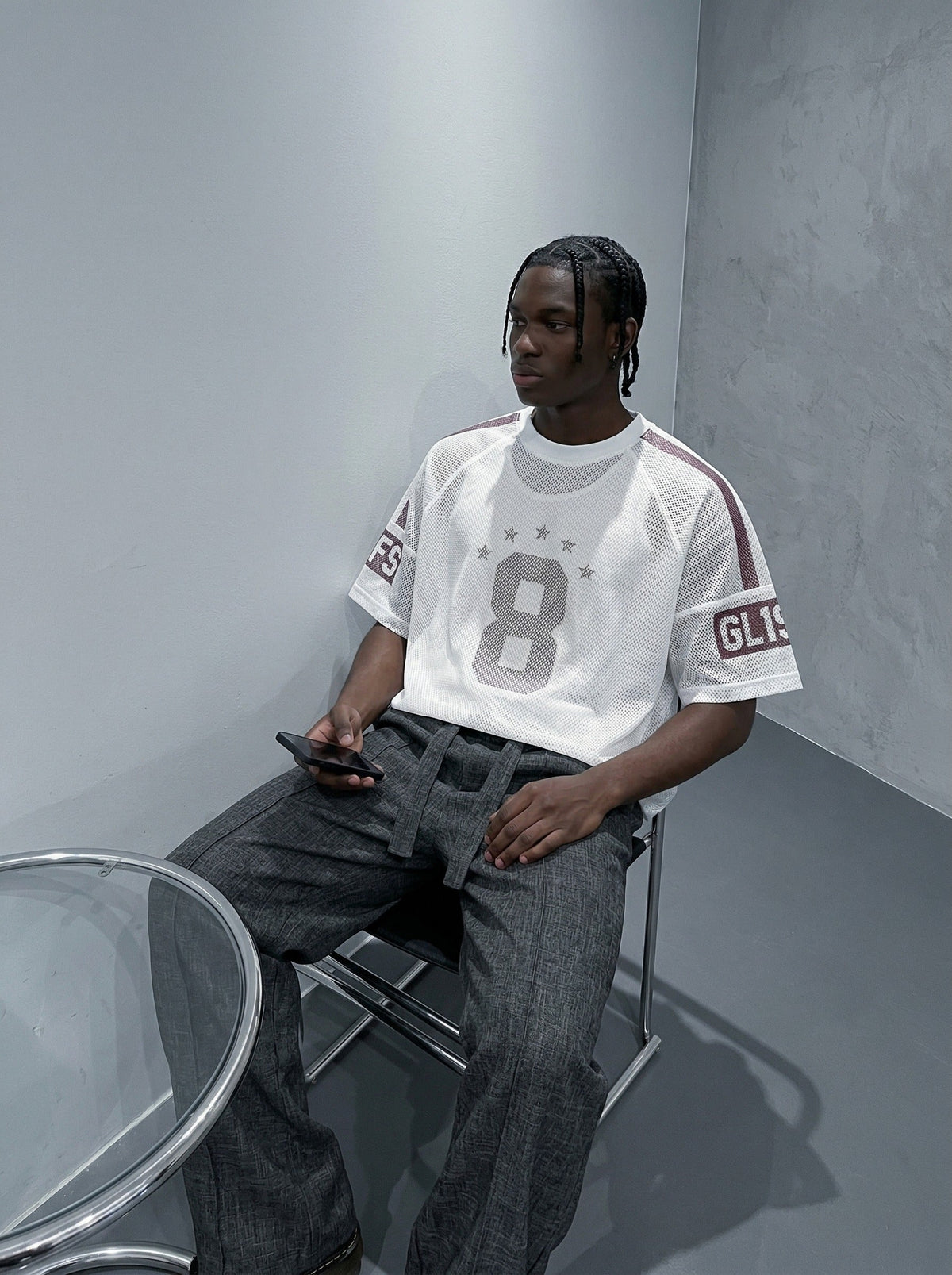 DAXUEN Mesh sports T-shirt with number 8 — model photo