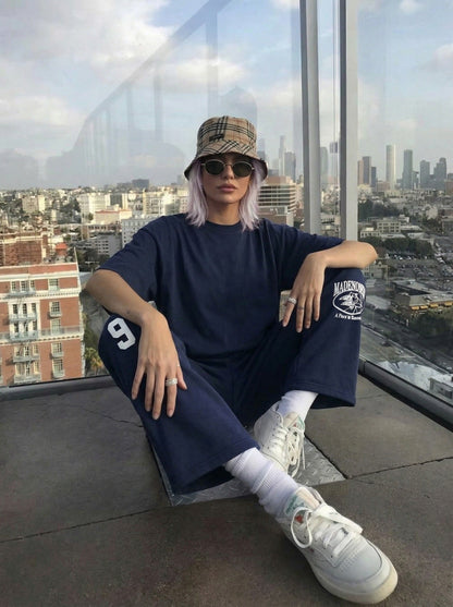DAXUEN Wide leg sweatpants with numeral graphic — model photo