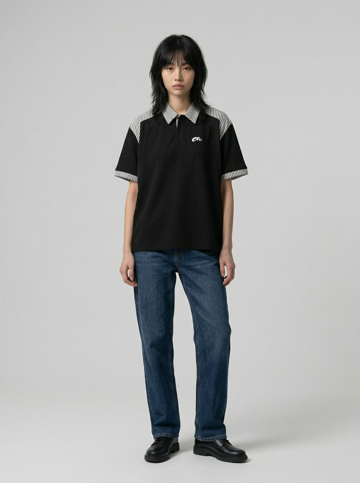 DAXUEN Short-sleeved polo shirt with striped panels — model photo