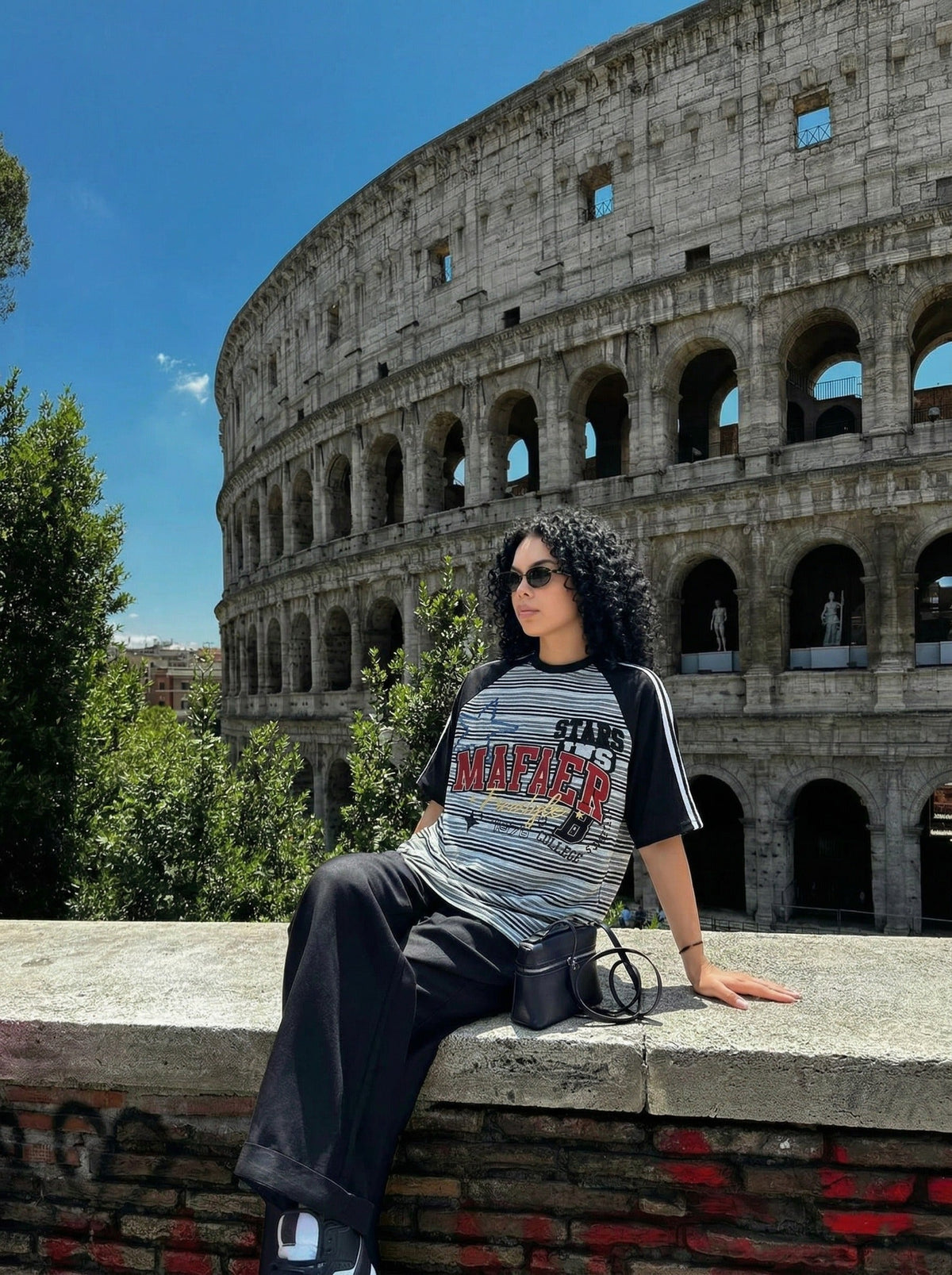 DAXUEN Bold striped graphic short-sleeve T-shirt — model photo