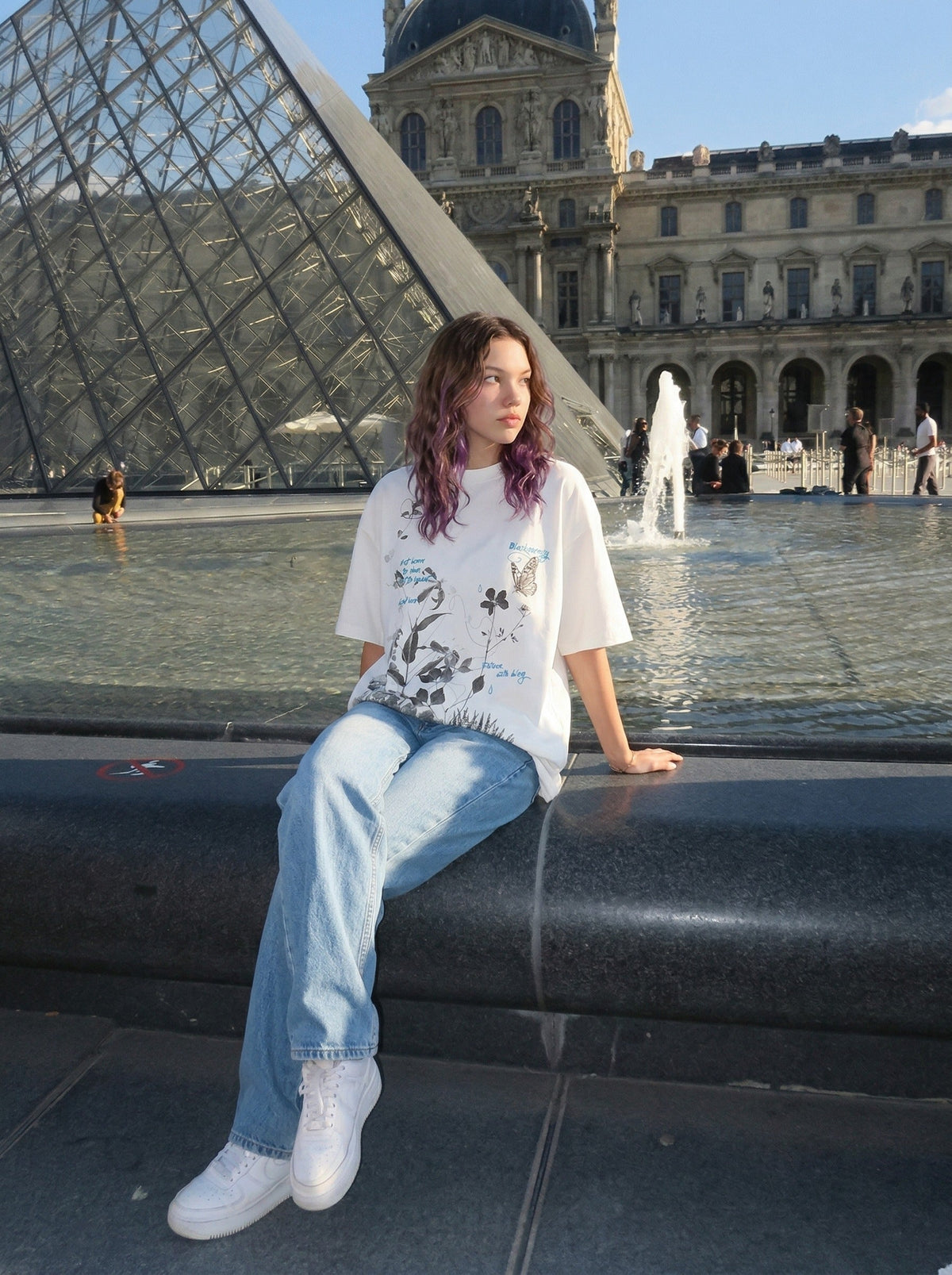 DAXUEN Botanical graphic relaxed fit t-shirt — model photo