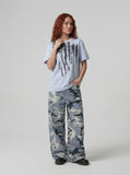 DAXUEN Crew neck graphic T-shirt with abstract flag print — model photo