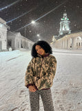 DAXUEN burgundy reversible camouflage fleece jacket — model photo