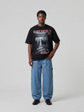 DAXUEN Oversized short-sleeved graphic T-shirt with urban print — model photo