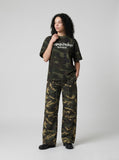 DAXUEN Relaxed-fit camouflage short-sleeved T-shirt — model photo