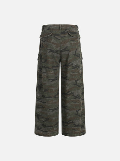 DAXUEN Wide-leg cargo pants in camouflage pattern