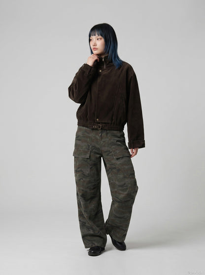 DAXUEN Wide-leg cargo pants in camouflage pattern — model photo